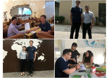 在越南与客户会面